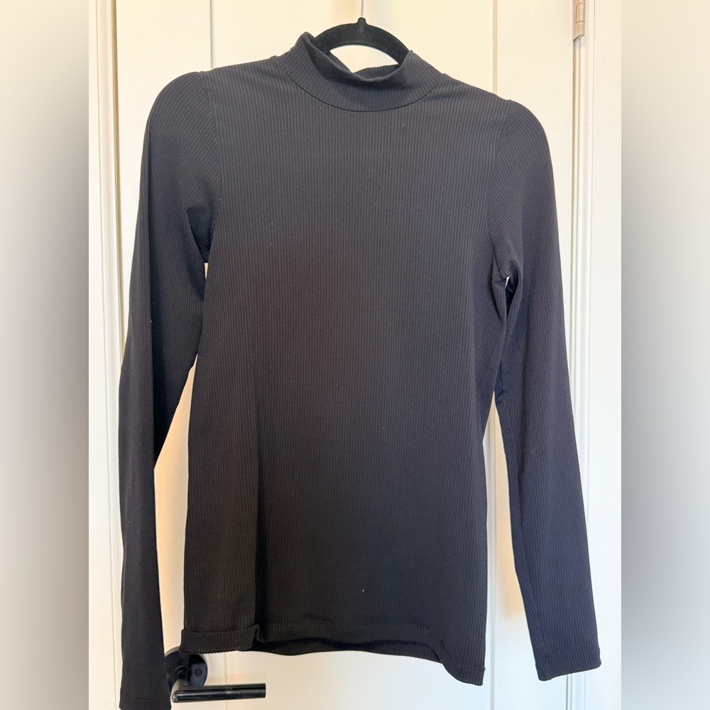 Athleta Black Long Sleeve Blouse